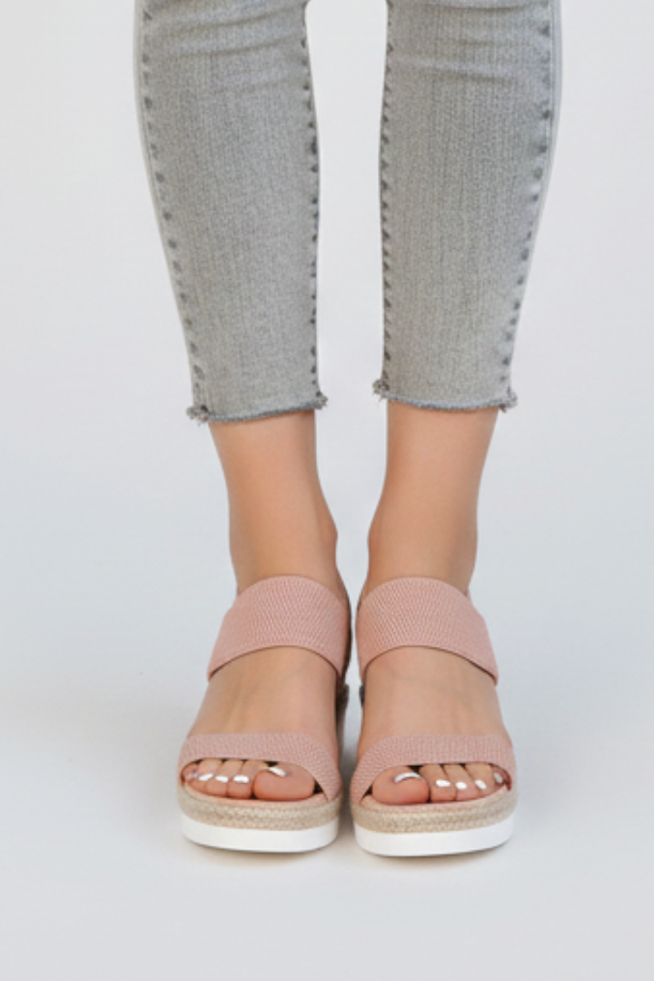 Jessica | Women’s Raised Sole Stretch Fit Sandals