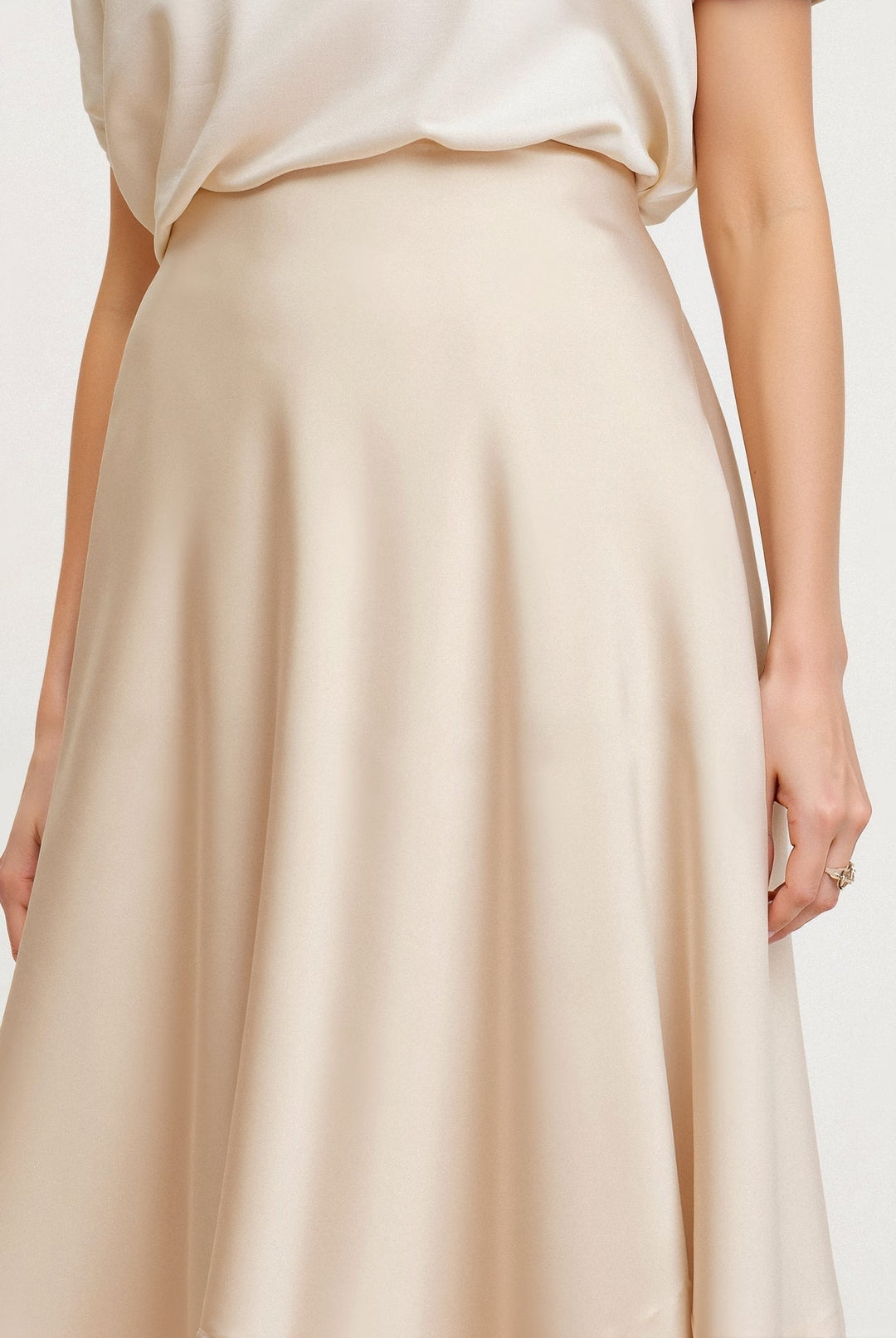 Mia | Women’s High Waist Maxi Skirt Silhouette